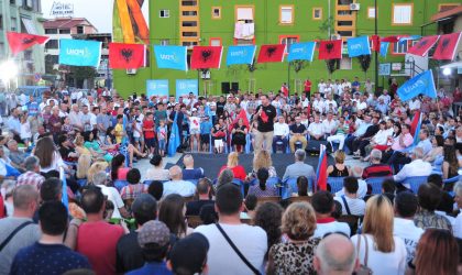 Idrizi: nga Fieri nis fitorja e madhe e PDIU-së, që do të vazhdojë në Shkodër, Lezhë, Tiranë, Elbasan, Durrës, Vlorë, Korçë dhe kudo ku ka shqiptarë patriotë që mendojnë si ne, që kemi “Veç një Atdhe”